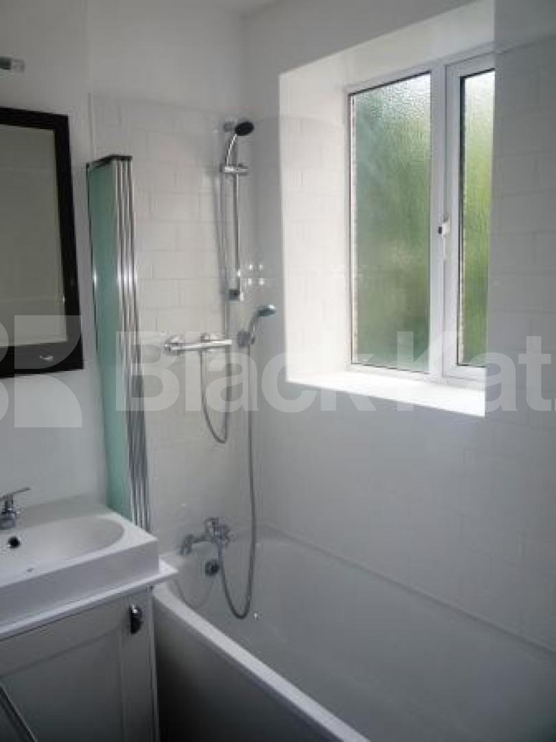 			Studio Apartment, 1 bath, 1 reception Studio			 North Hill, Highgate