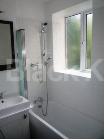 			Studio Apartment, 1 bath, 1 reception Studio			 North Hill, Highgate