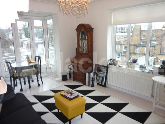 			AMAZING 1 BED / FANTASTIC LOCATION! , 1 Bedroom, 1 bath, 1 reception Flat			 Holland Park Avenue, HOLLAND PARK