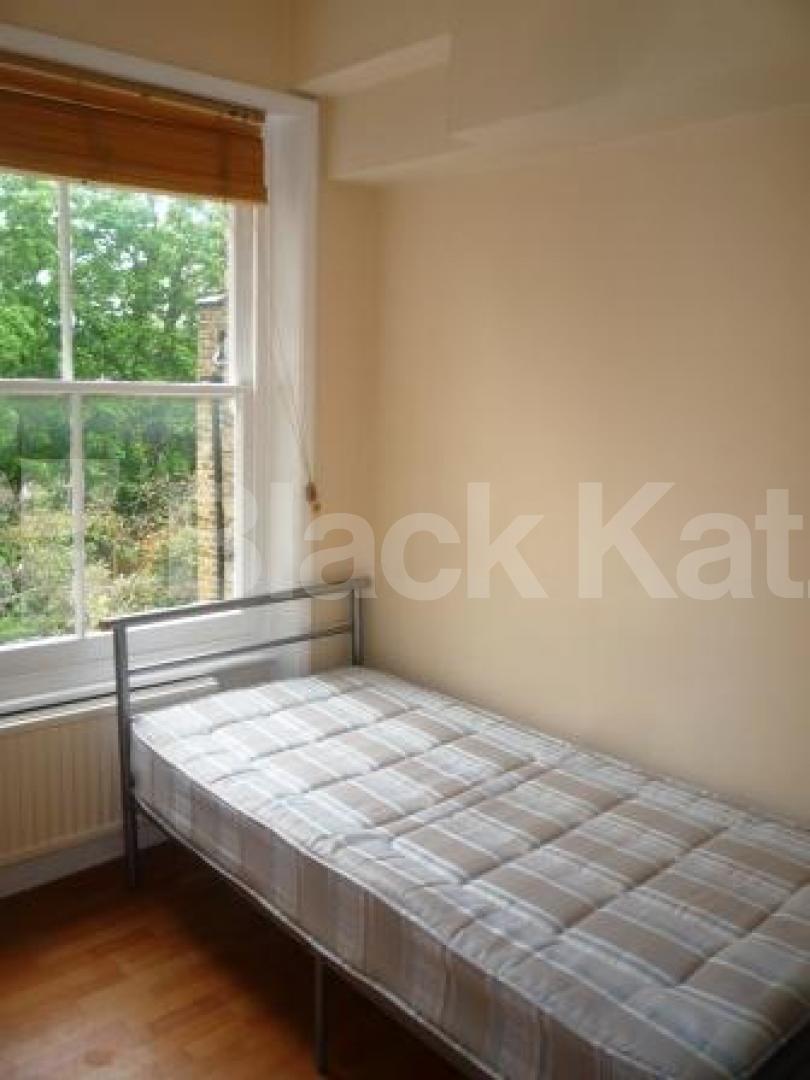 			2 Bedroom, 1 bath, 1 reception Flat			 Glebe Road, Crouch End