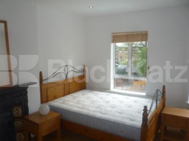 			2 Bedroom, 1 bath, 1 reception Flat			 Glebe Road, Crouch End