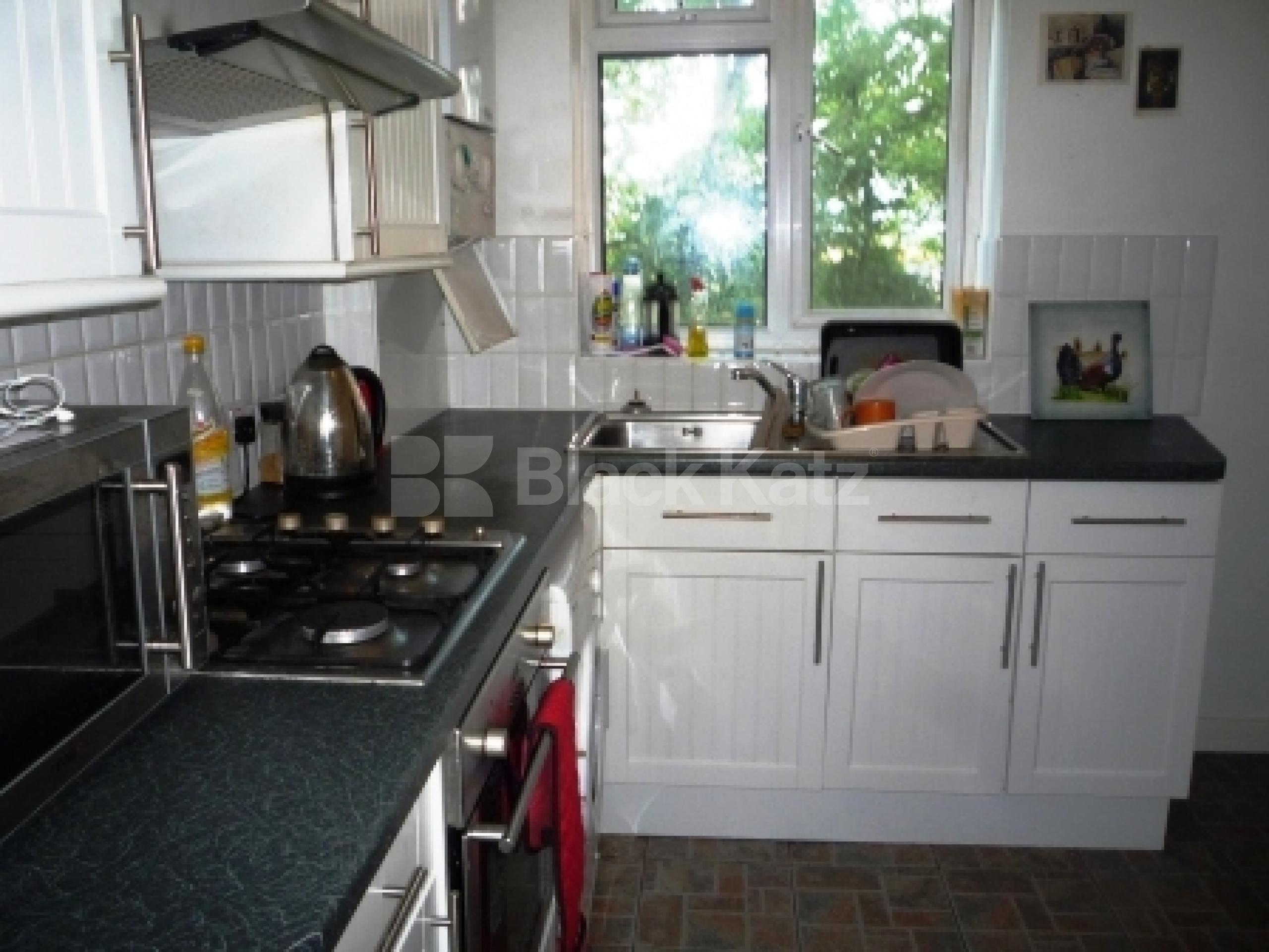 			2 Bedroom, 1 bath, 1 reception Flat			 Wilton Road, Muswell Hill N10