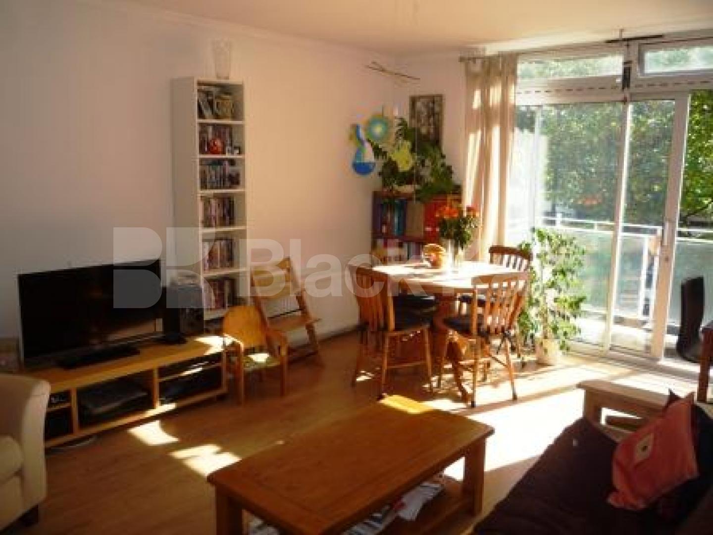 			AVAILABLE 1ST SEPTEMBER, 2 Bedroom, 1 bath, 1 reception Flat			 Shepherds Hill, Highgate
