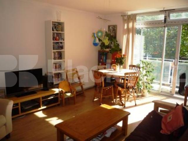 			AVAILABLE 1ST SEPTEMBER, 2 Bedroom, 1 bath, 1 reception Flat			 Shepherds Hill, Highgate