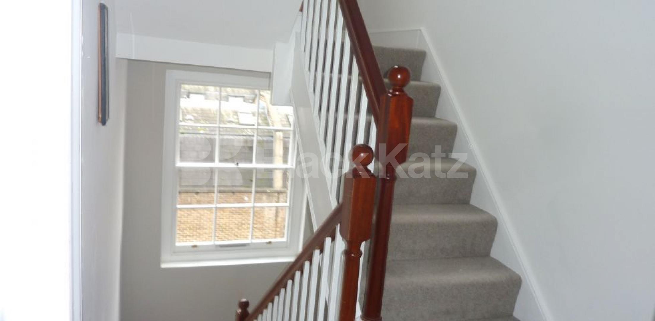 			NEW INSTRUCTION - NEAR CANAL!, 2 Bedroom, 1 bath, 1 reception Flat			 Bristol Gardens, LITTLE VENICE