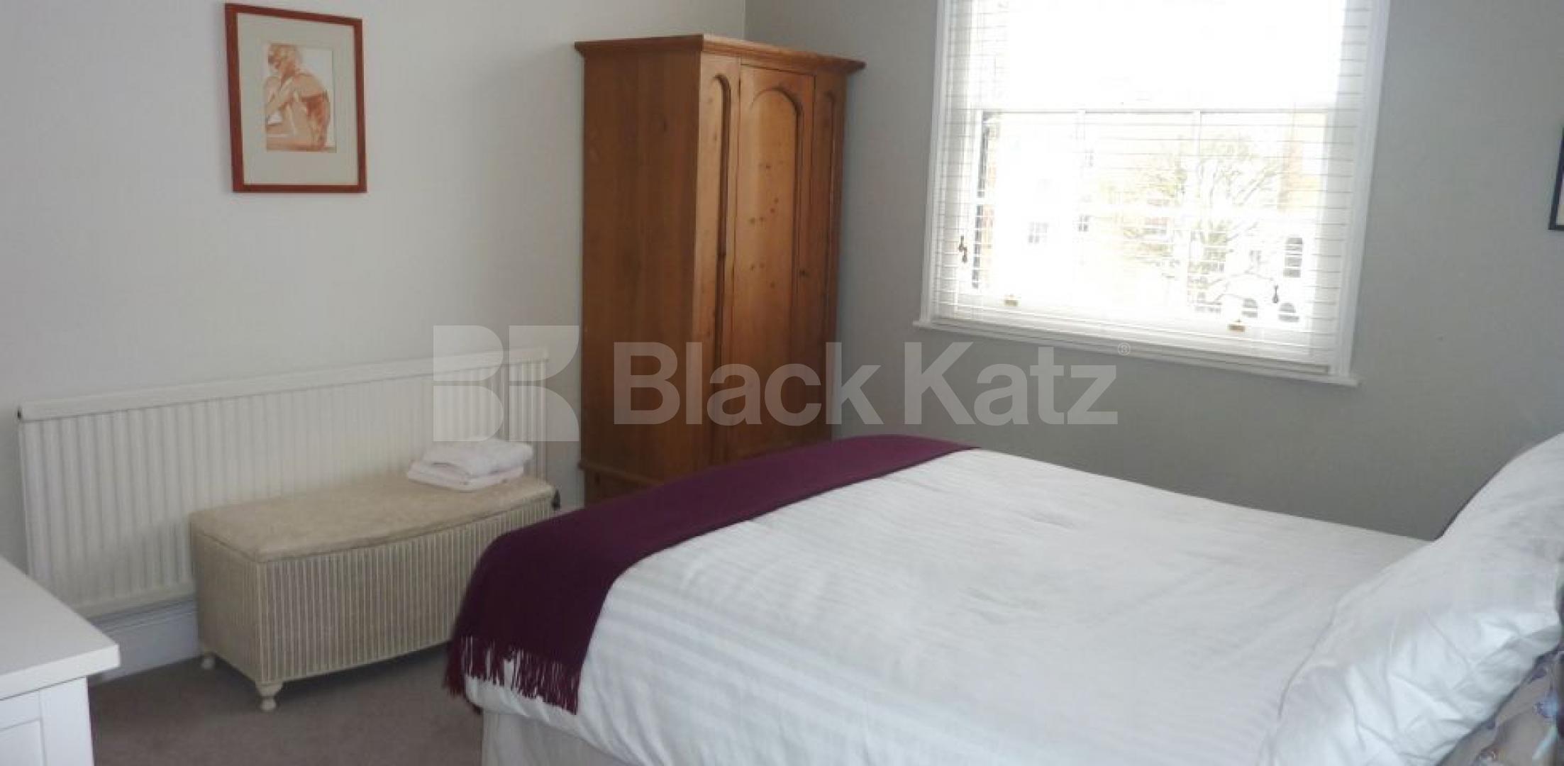 			NEW INSTRUCTION - NEAR CANAL!, 2 Bedroom, 1 bath, 1 reception Flat			 Bristol Gardens, LITTLE VENICE