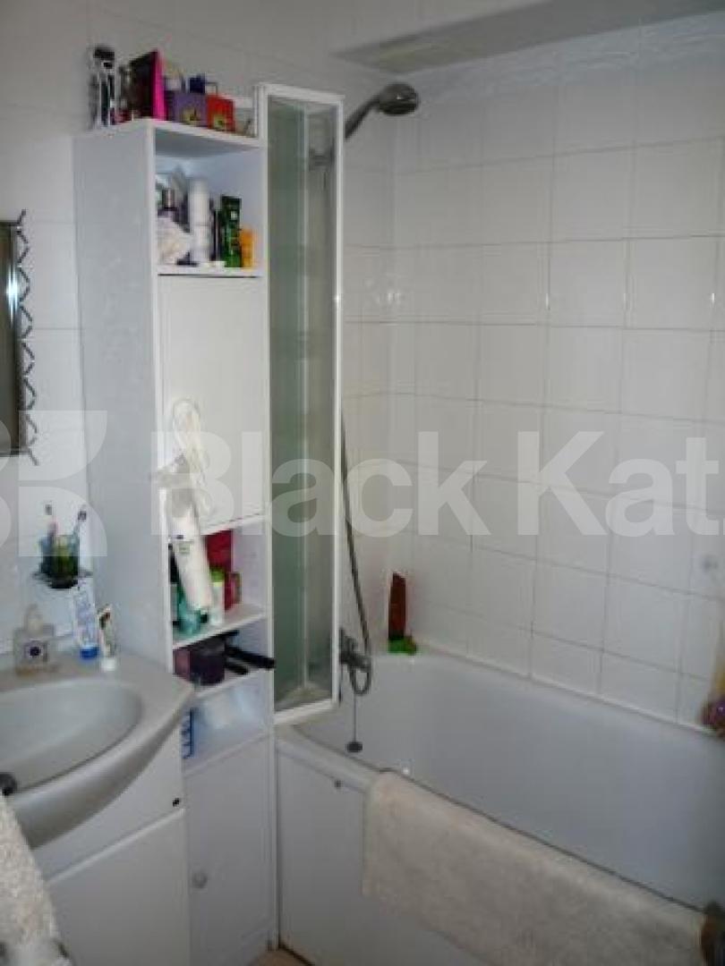 			AVAILABLE 1ST SEPTEMBER, 2 Bedroom, 1 bath, 1 reception Flat			 Shepherds Hill, Highgate