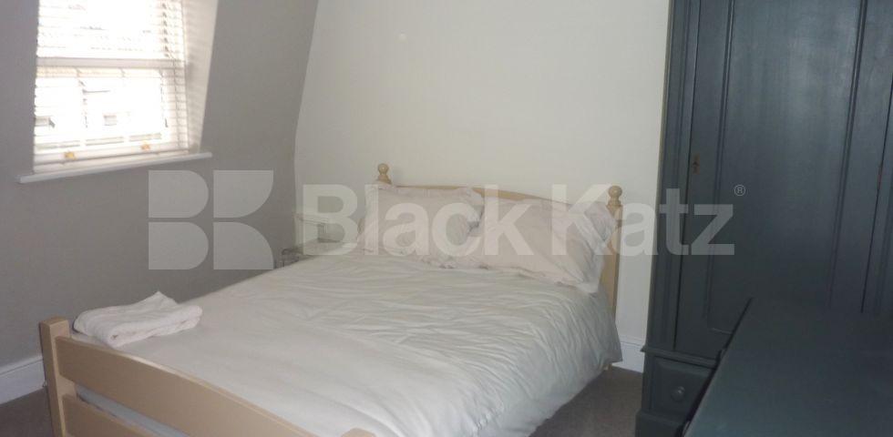 			NEW INSTRUCTION - NEAR CANAL!, 2 Bedroom, 1 bath, 1 reception Flat			 Bristol Gardens, LITTLE VENICE