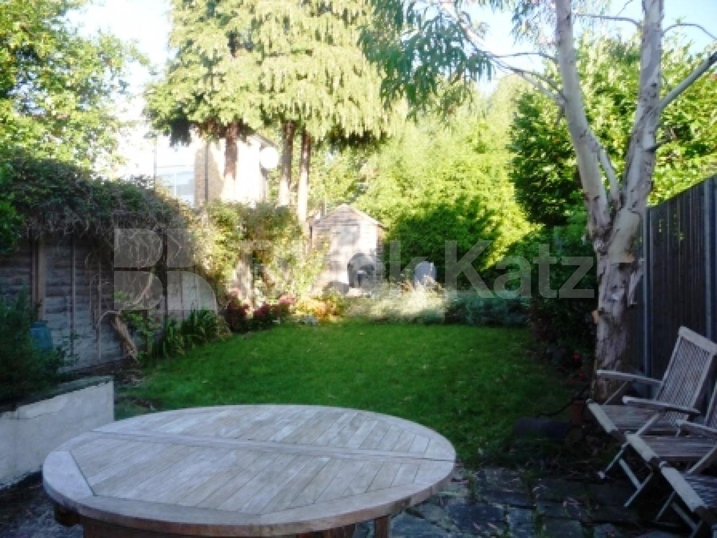 			2 Bedroom, 1 bath, 1 reception House			 Boyton Close, Hornsey