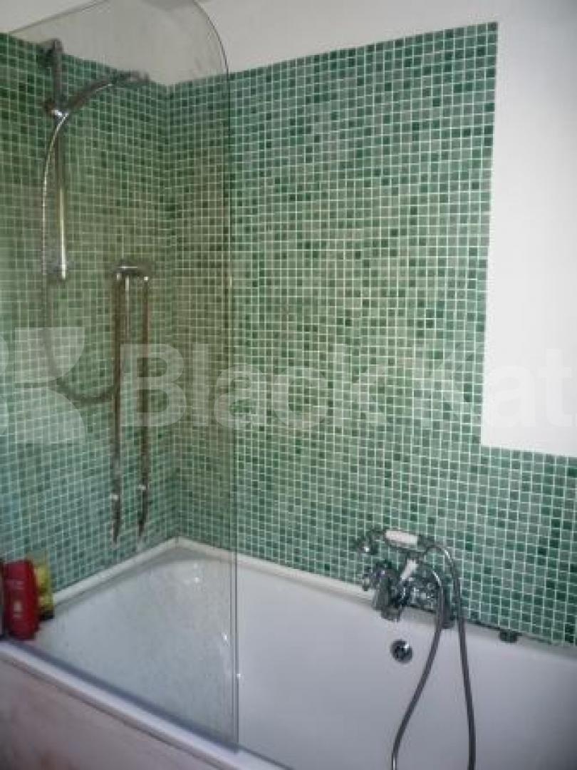 			2 Bedroom, 1 bath, 1 reception House			 Boyton Close, Hornsey