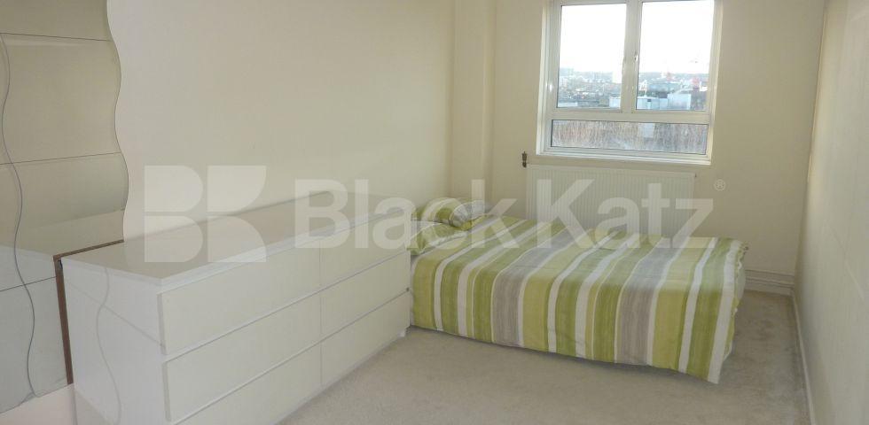 			FANTASTIC MODERN TWO BED IN THE HEART OF CAMDEN!, 2 Bedroom, 1 bath, 1 reception Flat			 Pratt Street, CAMDEN