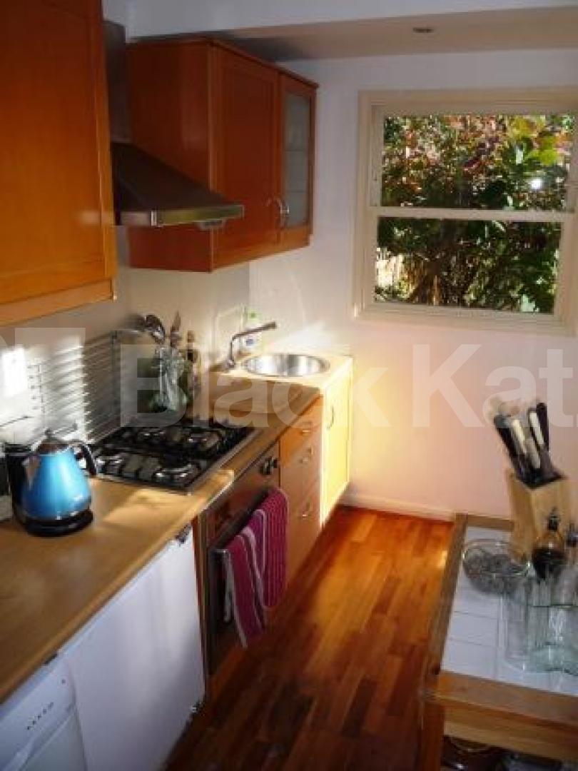 			2 Bedroom, 1 bath, 1 reception Ground Floor Flat			 Aubrey Road, Crouch End