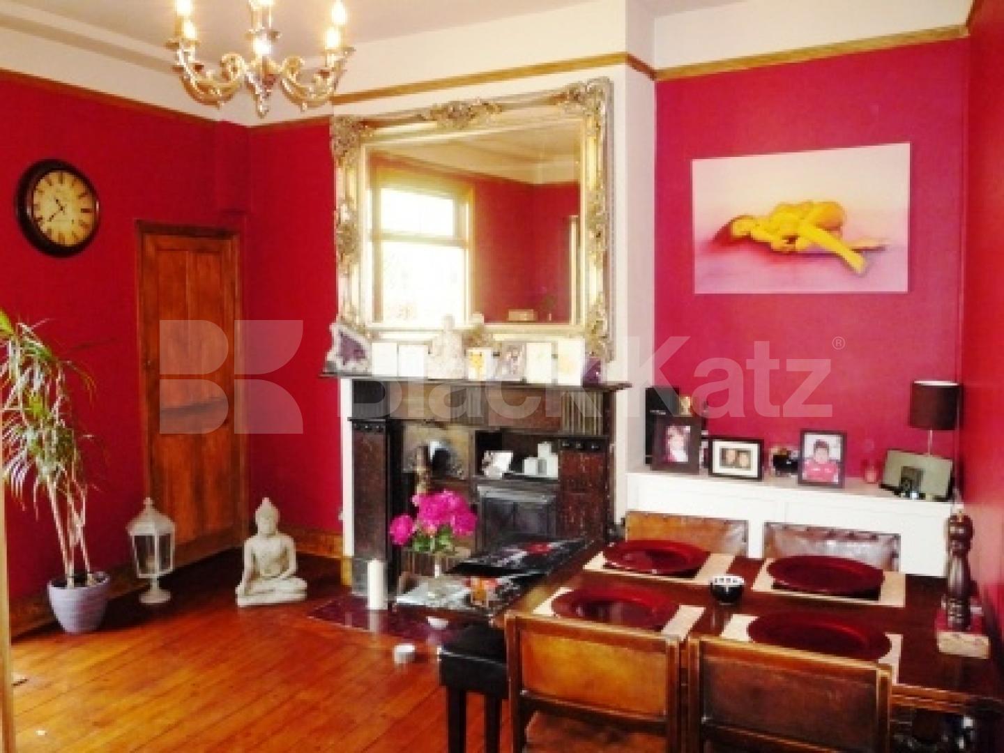 			End Of Terrace !, 3 Bedroom, 1 bath, 1 reception End Terraced House			 Shrewsbury Road, Bounds Green