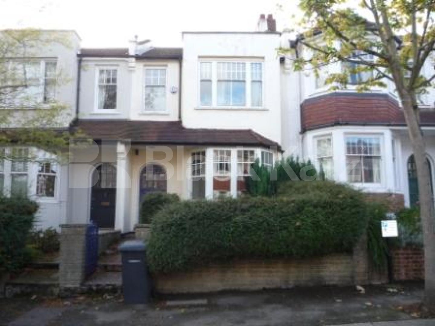 			4 Bedroom, 1 bath, 1 reception House			 Bedford Road, CROUCH END