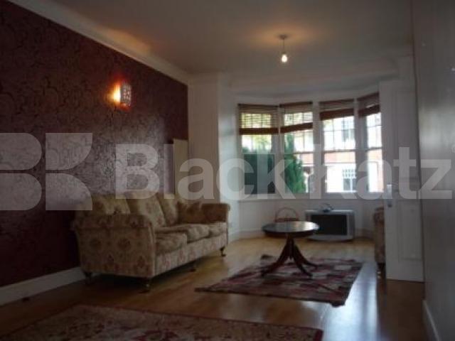 			4 Bedroom, 1 bath, 1 reception House			 Bedford Road, CROUCH END