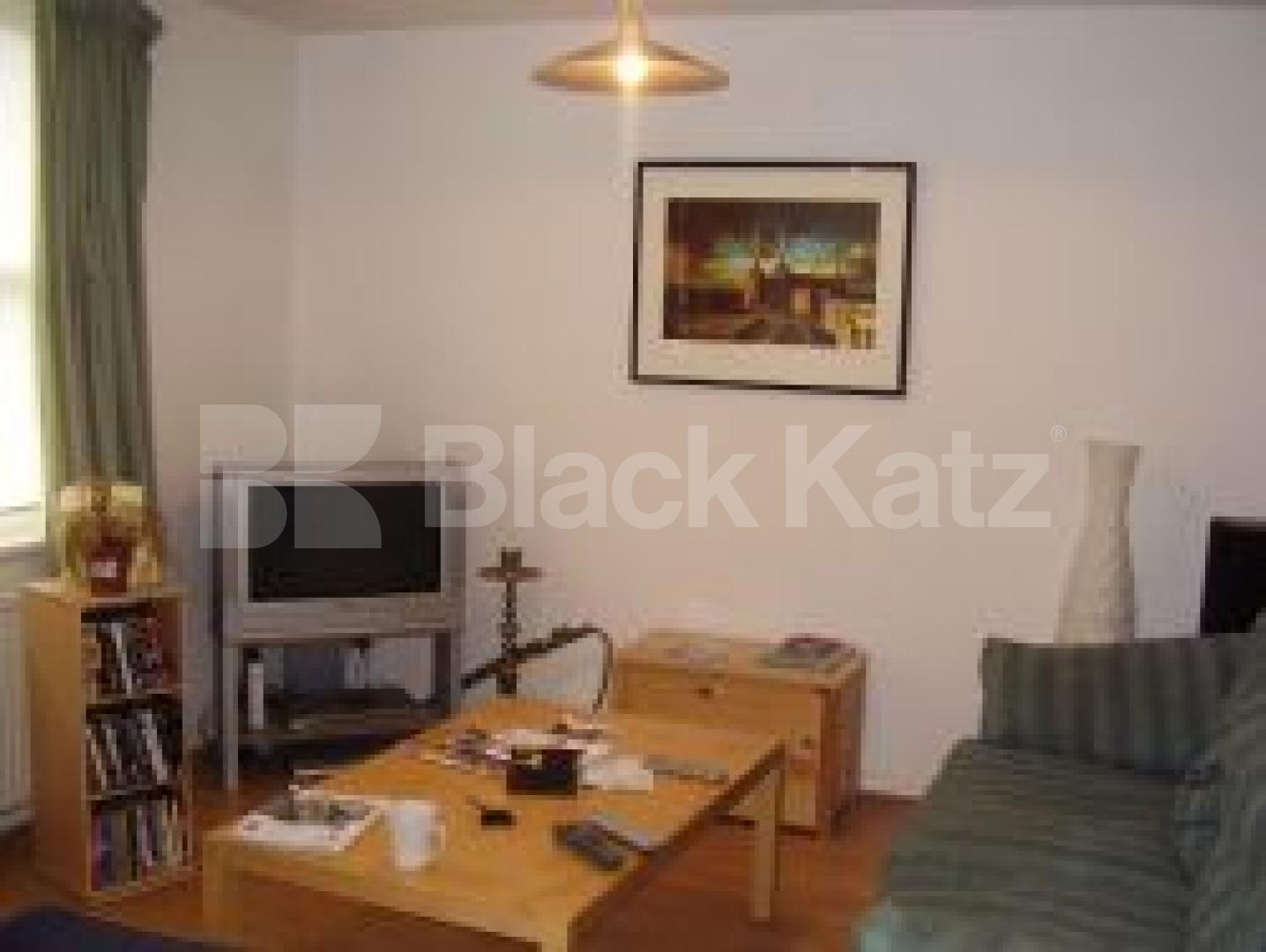 			3 Bedroom, 1 bath, 1 reception Flat			 Queensbury Street, DE BEAUVOIR N1