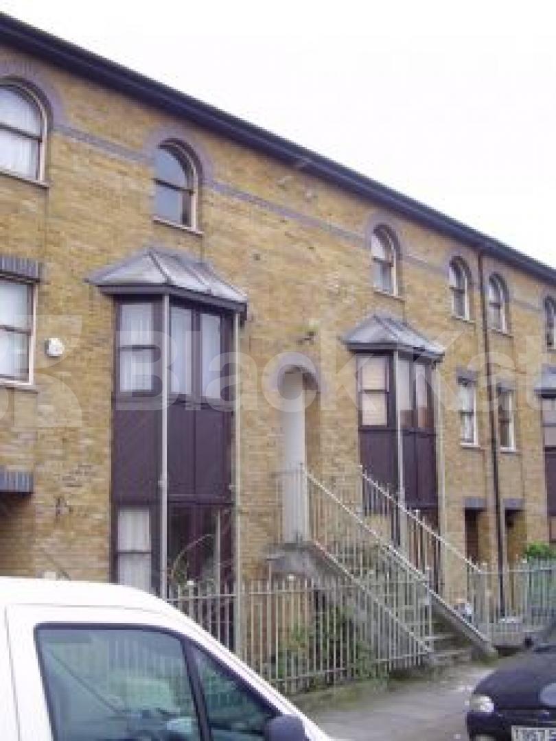 			3 Bedroom, 1 bath, 1 reception Flat			 Queensbury Street, DE BEAUVOIR N1