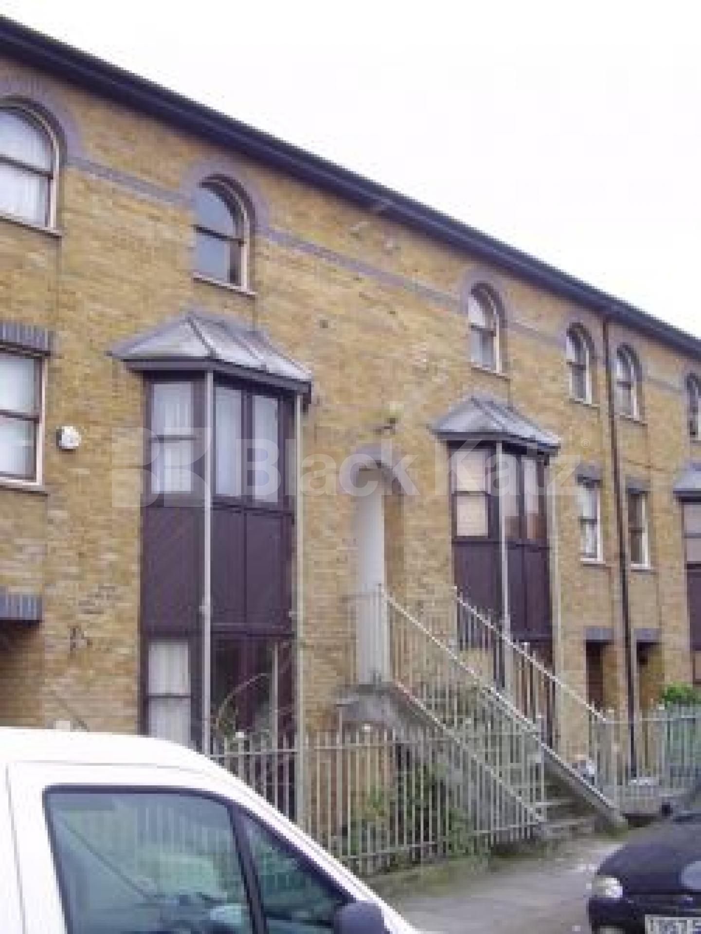 			3 Bedroom, 1 bath, 1 reception Flat			 Queensbury Street, DE BEAUVOIR N1 N1