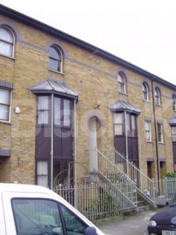 			3 Bedroom, 1 bath, 1 reception Flat			 Queensbury Street, DE BEAUVOIR N1