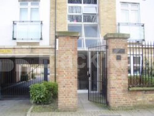 			3 Bedroom, 1 bath, 1 reception Flat			 Drayton Park N5, HIGHBURY/ISLINGTON N5