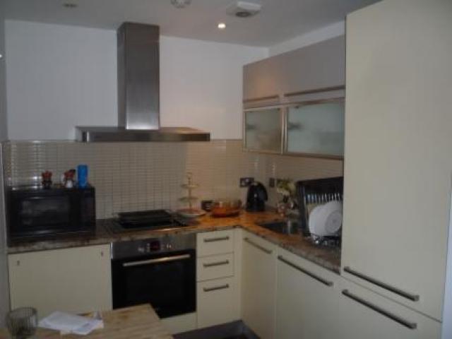 			2 Bedroom, 1 bath, 1 reception Flat			 Broadway Parade, CROUCH END