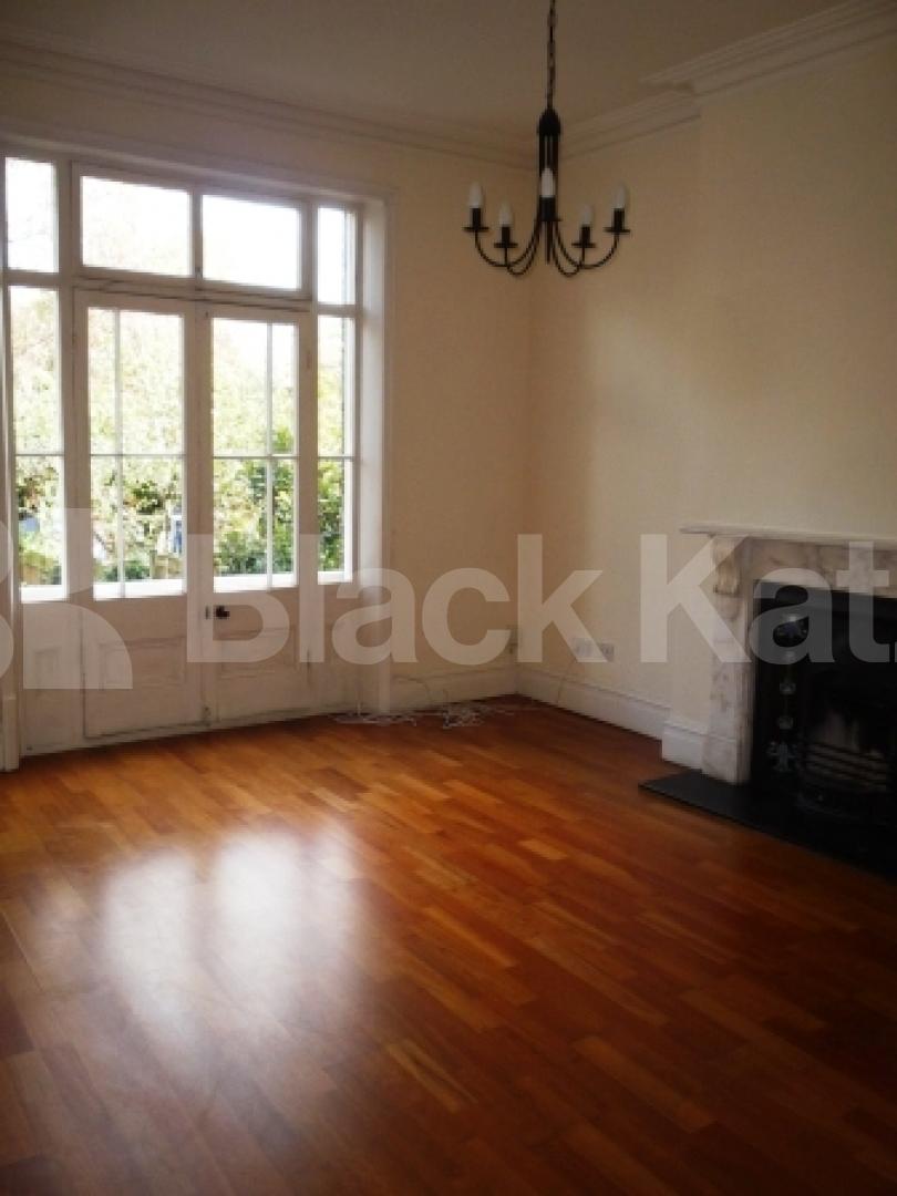 			2 Bedroom, 1 bath, 1 reception Ground Floor Flat			 Aubrey Road, Crouch End