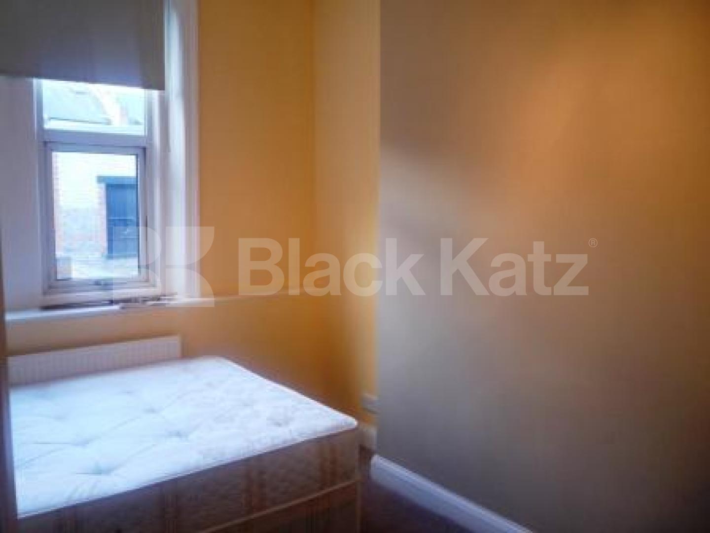 			1 Bedroom, 1 bath, 1 reception Flat			 Topsfield Parade, CROUCH END