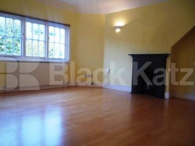 			2 Bedroom, 1 bath, 1 reception Flat			 Crouch Hall Road, CROUCH END