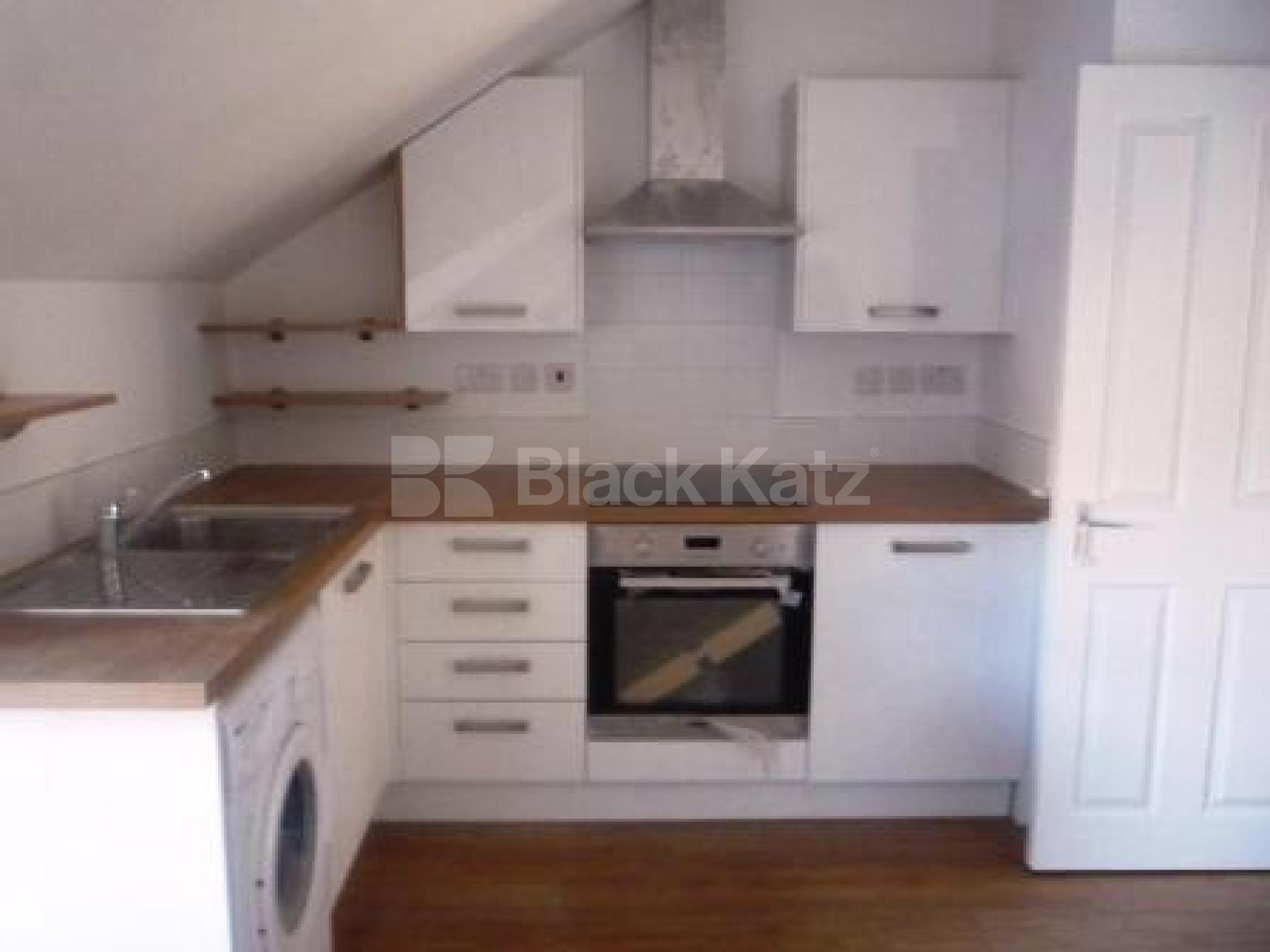 			1 Bedroom, 1 bath, 1 reception Flat			 Archway Road, Highgate N6