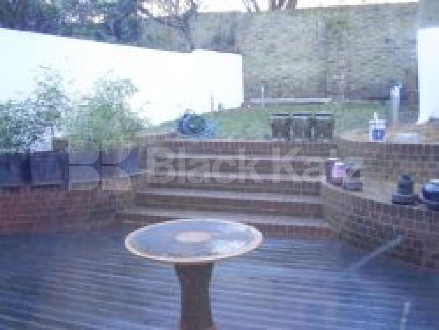 			3 Bedroom, 1 bath, 1 reception Flat			 Packington Street, ISLINGTON N1