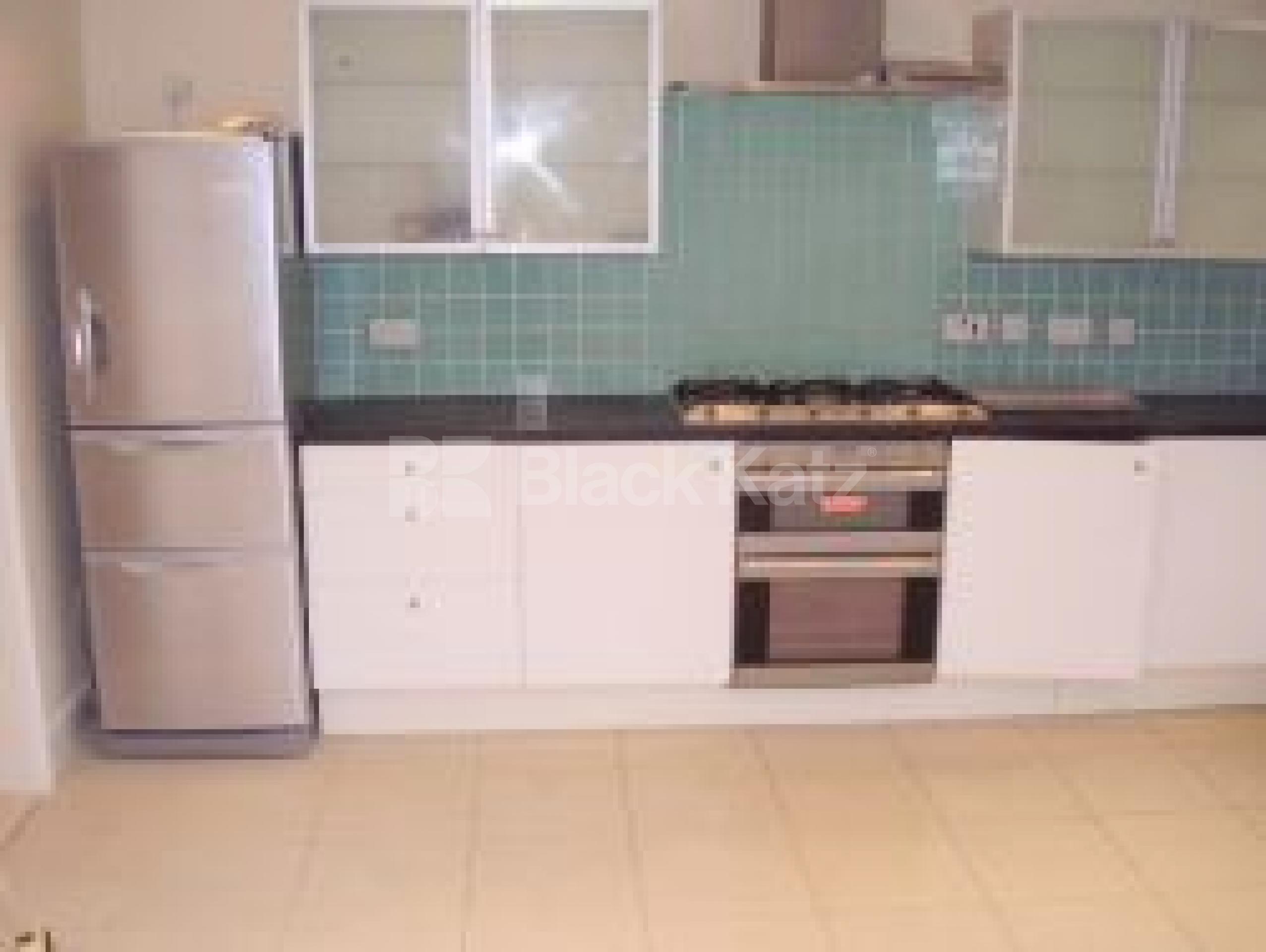 			3 Bedroom, 1 bath, 1 reception Flat			 Packington Street, ISLINGTON N1 N1