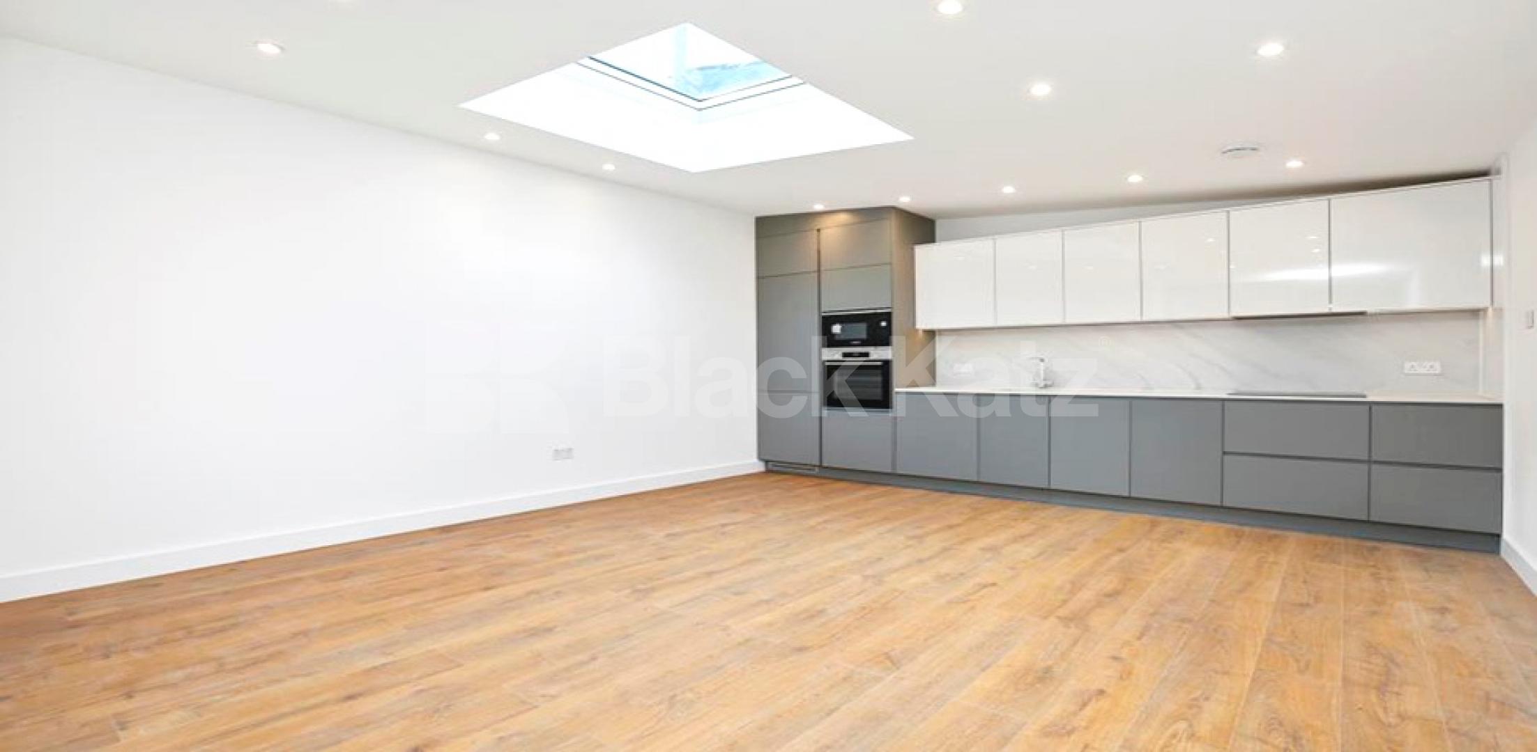 			NEW AND MINUTES TO TUBE & PARK!, 1 Bedroom, 1 bath, 1 reception Flat			 Parkway, REGENTS PARK - CAMDEN
