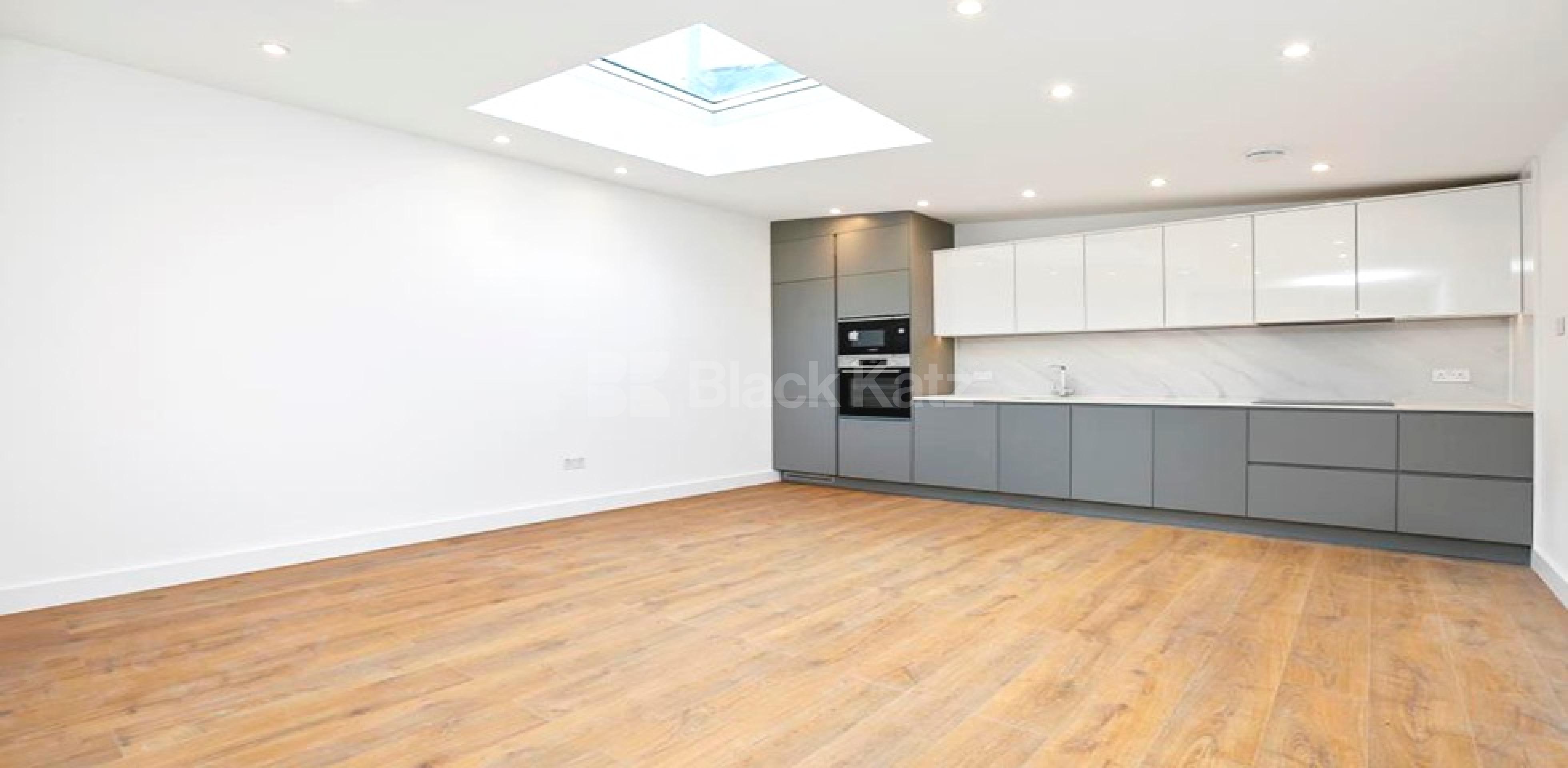 			NEW AND MINUTES TO TUBE & PARK!, 1 Bedroom, 1 bath, 1 reception Flat			 Parkway, REGENTS PARK - CAMDEN NW1