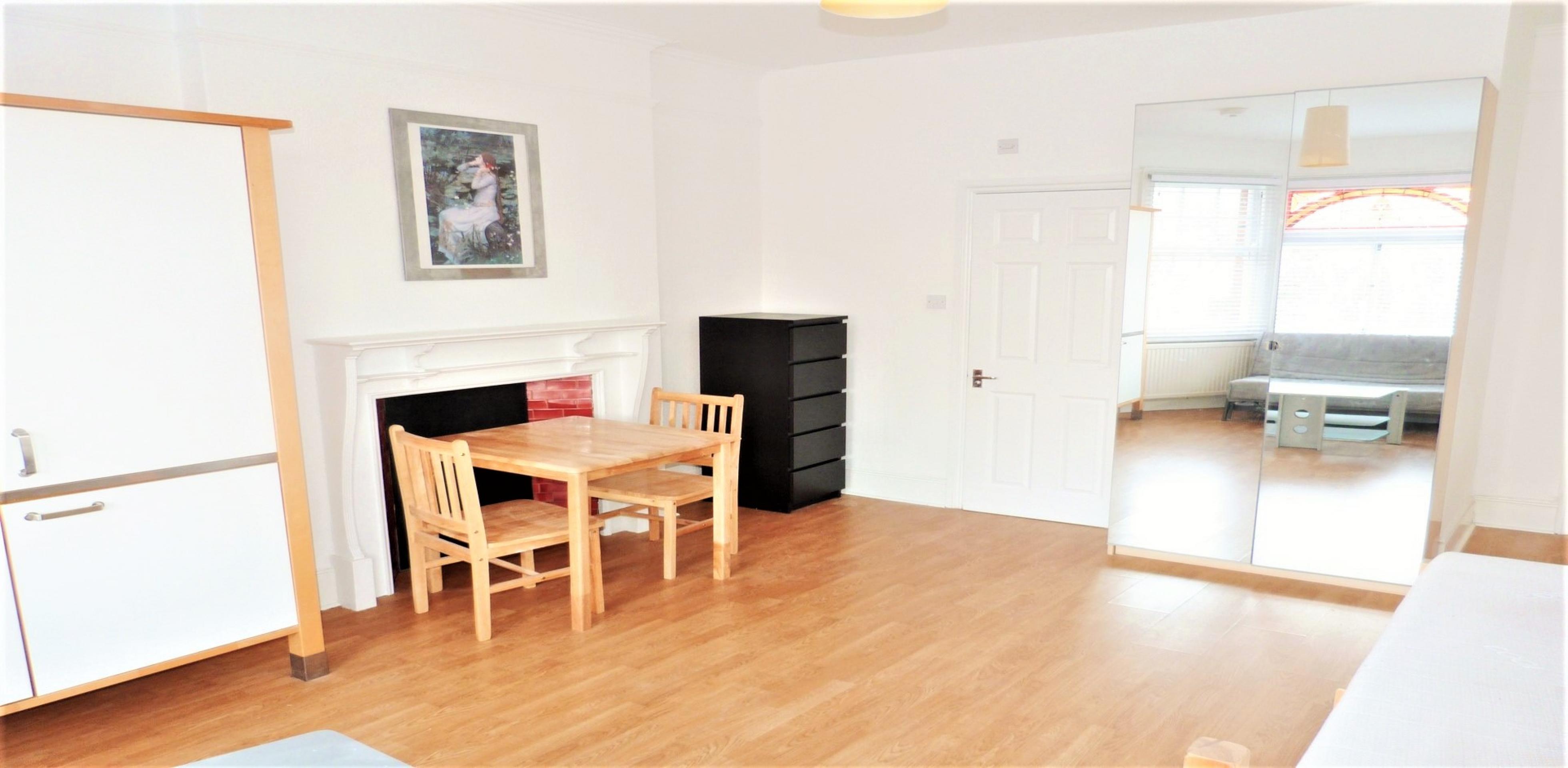 			GAS, WATER and ELECTRICITY INCLUDED, Studio Apartment, 1 bath, 1 reception Flat			 Exeter Road , KILBURN NW2