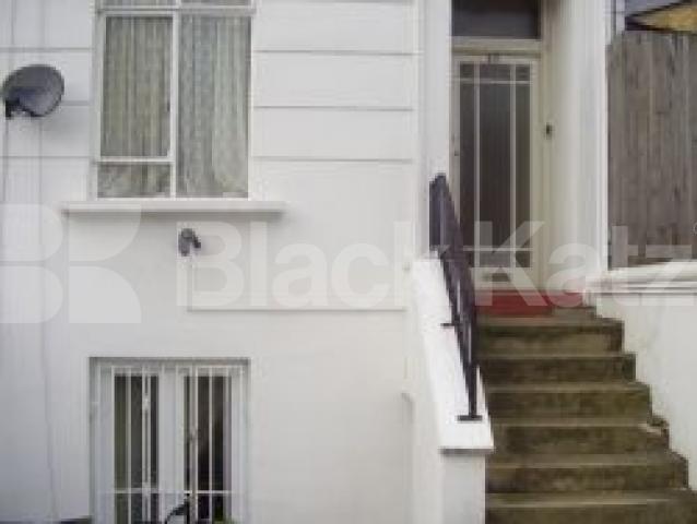 			Studio Apartment, 1 bath, 1 reception Flat			 King Henry's Walk, ANGEL N1