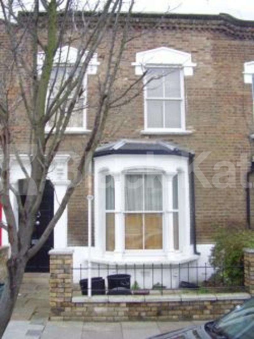 			NEW INSTRUCTION, 2 Bedroom, 1 bath, 1 reception Flat			 Canning Road, HIGHBURY N5