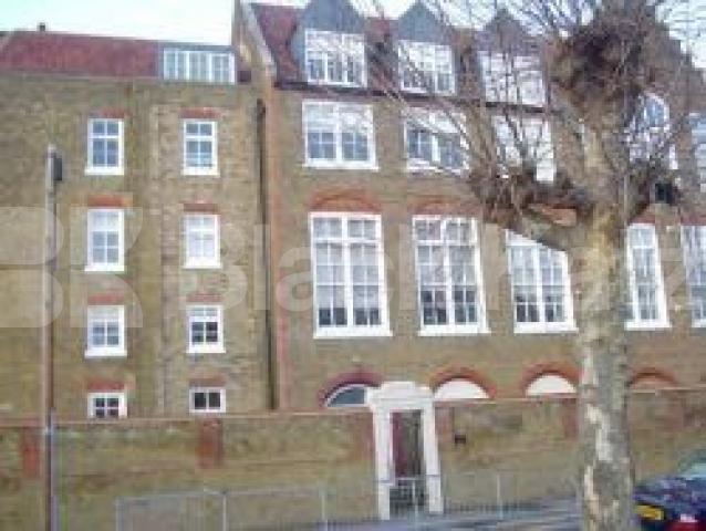 			MUST SEE, 2 Bedroom, 1 bath, 1 reception Flat			 Fredrick Building Tottenham Road, ISLINGTON