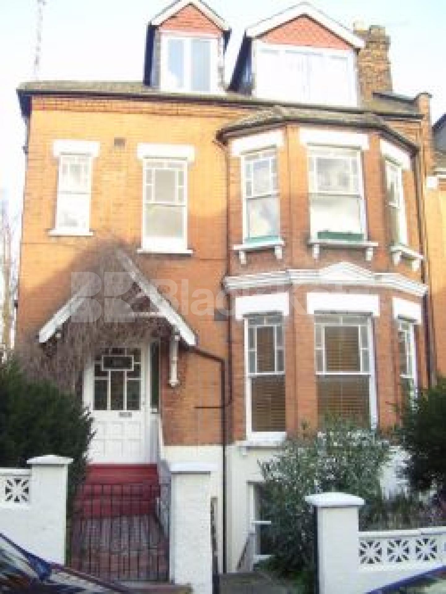 			2 Bedroom, 1 bath, 1 reception Flat			 Albany Road, STROUD GREEN N4
