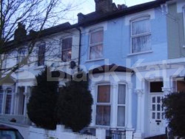 			4 Bedroom, 1 bath, 1 reception Flat			 Bracey Street, FINSBRY PARK