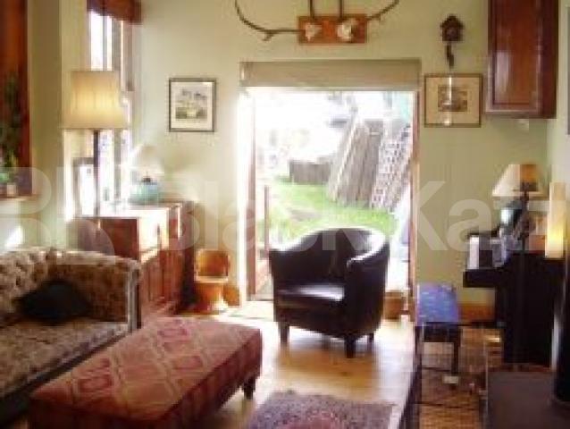 			VIEWINGS RECOMMENDED, 5 Bedroom, 1 bath, 1 reception Flat			 Arvon Road, HIGHBURY FIELDS N5