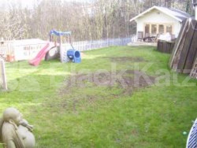 			VIEWINGS RECOMMENDED, 5 Bedroom, 1 bath, 1 reception Flat			 Arvon Road, HIGHBURY FIELDS N5