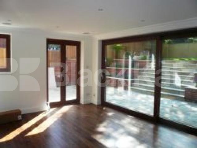 			MUST SEE!, 2 Bedroom, 1 bath, 1 reception Flat			 Parliament Hill, HAMPSTEAD HEATH/BELSIZE PARK