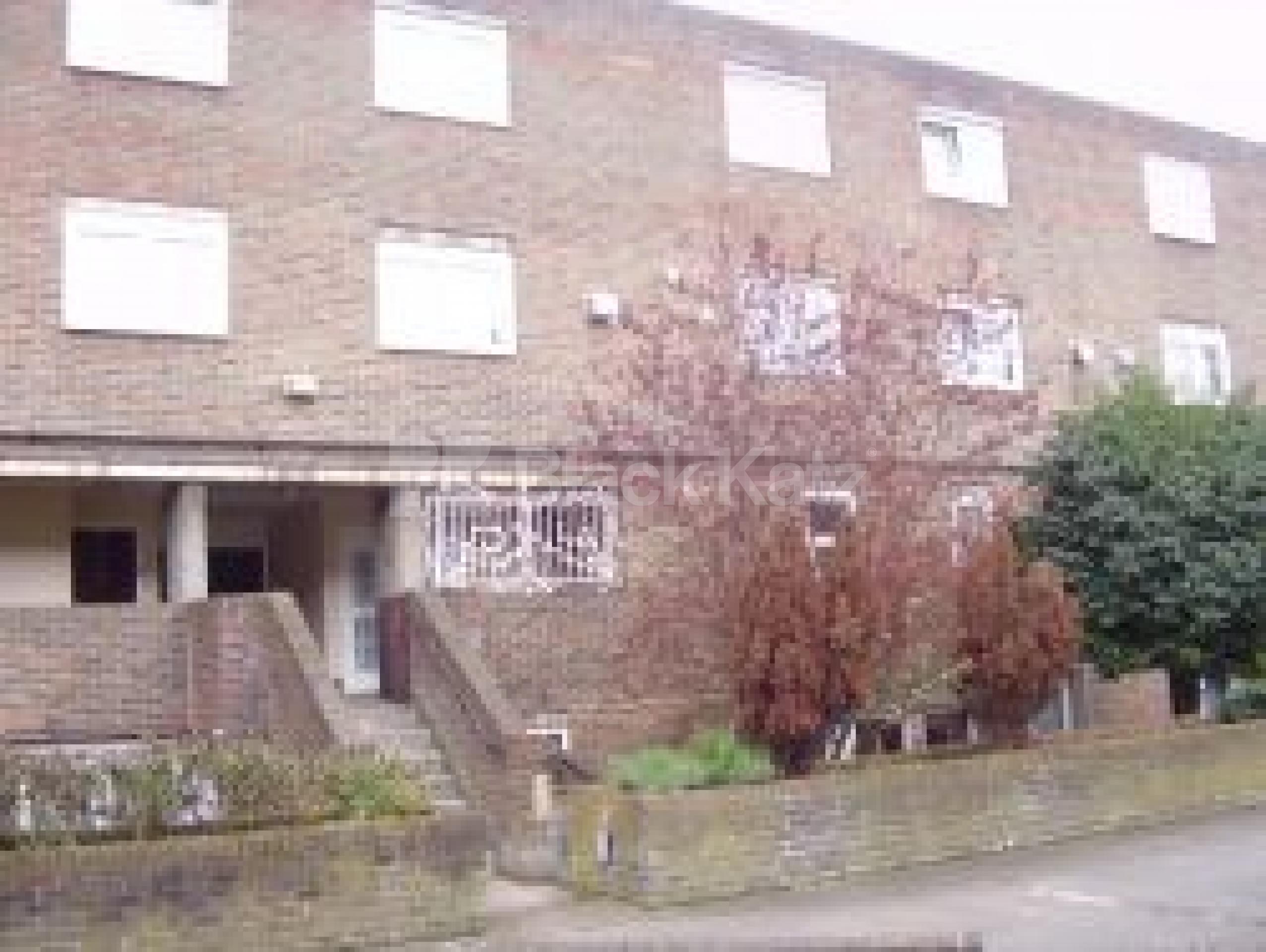			3 Bedroom, 1 bath, 1 reception Flat			 Girdlestone Walk, ARCHWAY N19 N19