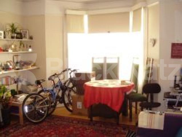 			1 Bedroom, 1 bath, 1 reception Flat			 Ferme Park Road, STROUD GREEN