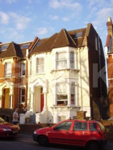 			1 Bedroom, 1 bath, 1 reception Flat			 Ferme Park Road, STROUD GREEN