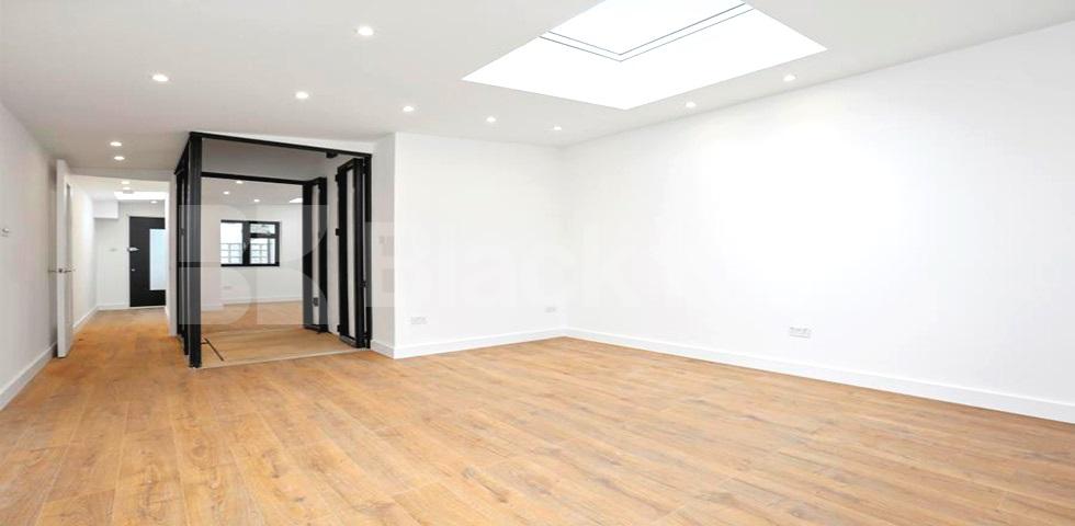 			NEW AND MINUTES TO TUBE & PARK!, 1 Bedroom, 1 bath, 1 reception Flat			 Parkway, REGENTS PARK - CAMDEN