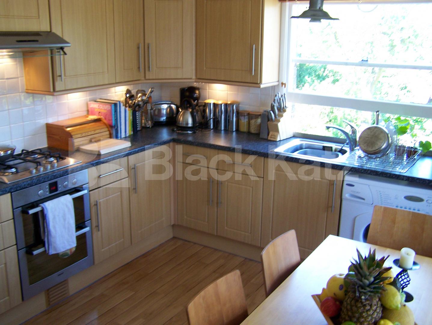 			NEW INSTRUCTION!, 2 Bedroom, 1 bath, 1 reception Flat			 Penn Road, CALEDONIAN ROAD