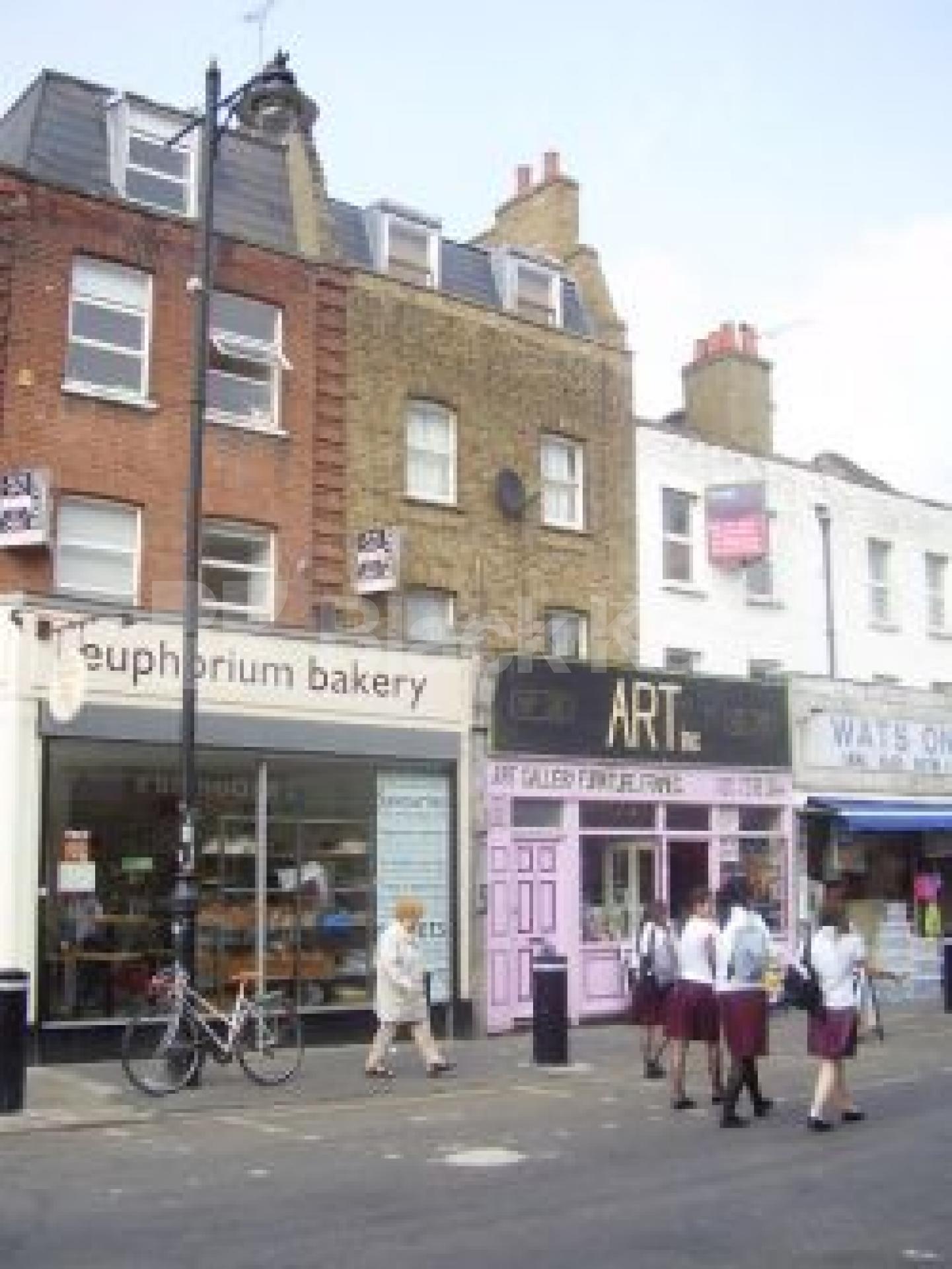 			2 Bedroom, 1 bath, 1 reception Flat			 Chapel Market, ISLINGTON/ANGEL N1 N1