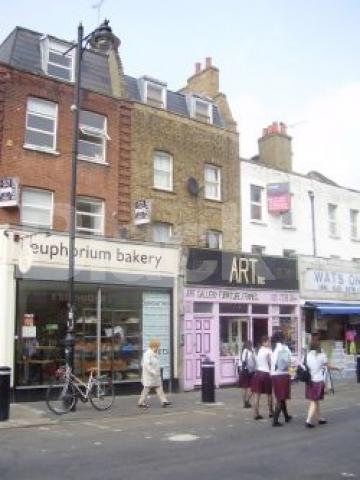 			2 Bedroom, 1 bath, 1 reception Flat			 Chapel Market, ISLINGTON/ANGEL N1