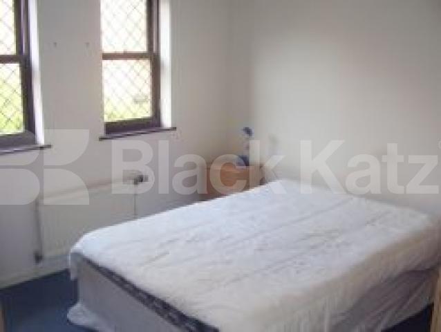 			1 Bedroom, 1 bath, 1 reception Flat			 Wonter Close, ANGEL N1